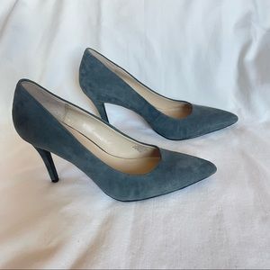 New, never worn Nine West gray suede pumps size 8.5